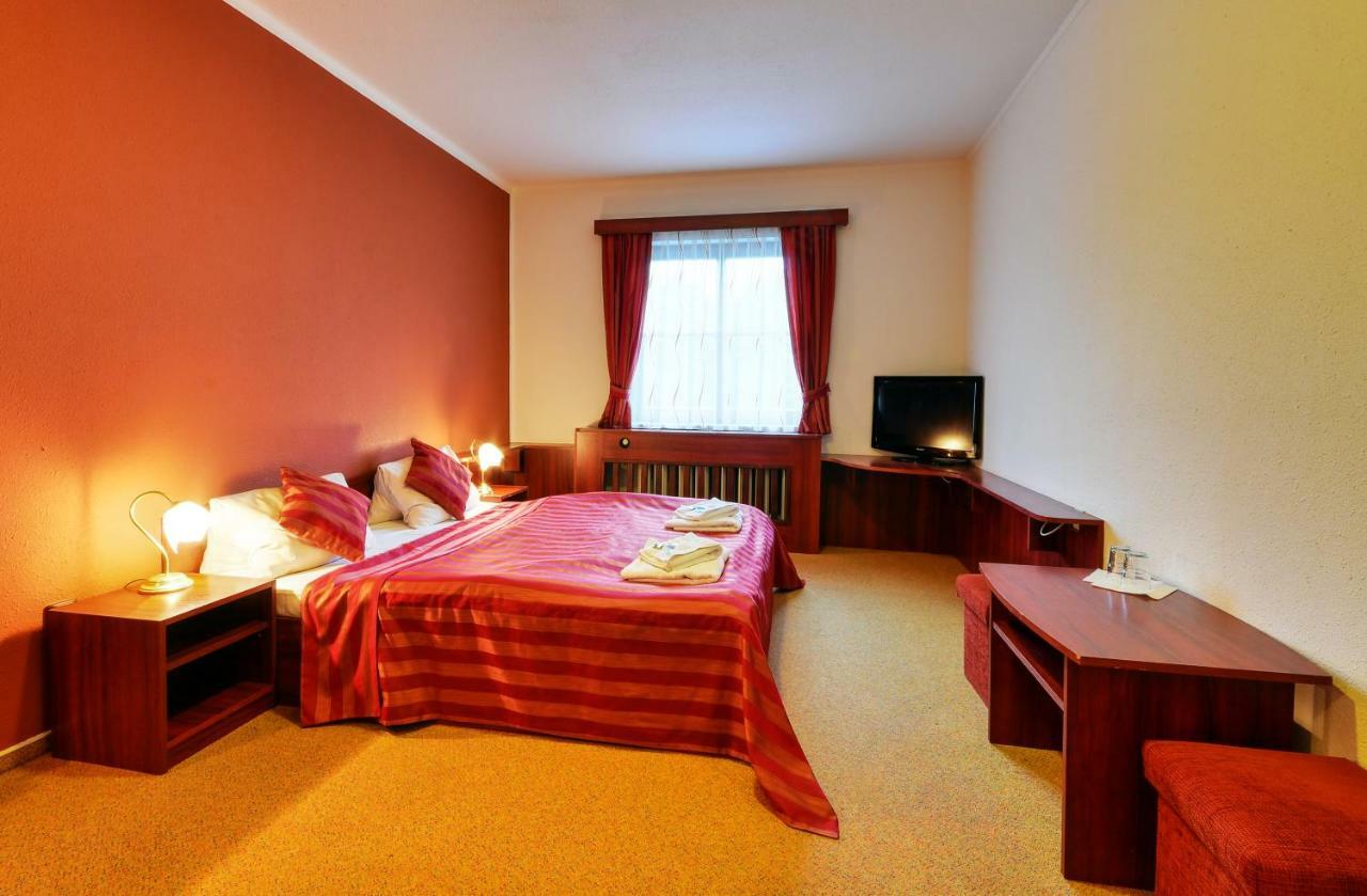 Hotel Stara Posta Filipovice Buitenkant foto